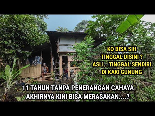 BISA BISA NYA BANGUN RUMAH DI HUTAN PAK ABAS PULUHAN TAHUN TINGGAL DI HUTAN TANPA KELUARGA