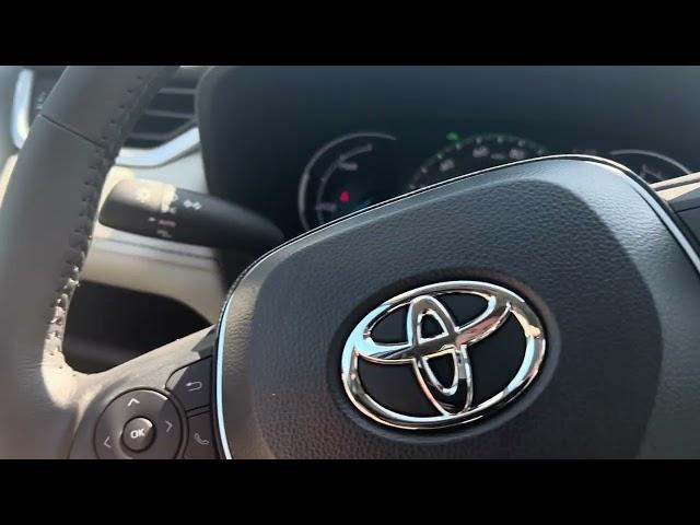 Hey Toyota and voice commands on the Toyota multimedia system