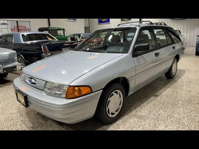 Edoardo Romano's 1993 Ford Escort LX Wagon