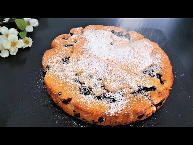 5 minute Cake with Frozen Berries, Fluffy and Tasty