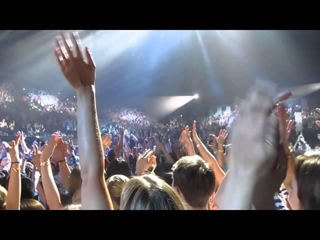 Maroon 5 - This Summer's Gonna Hurt Like A Motherf****r Live Wembley UK 2015 filmed music video