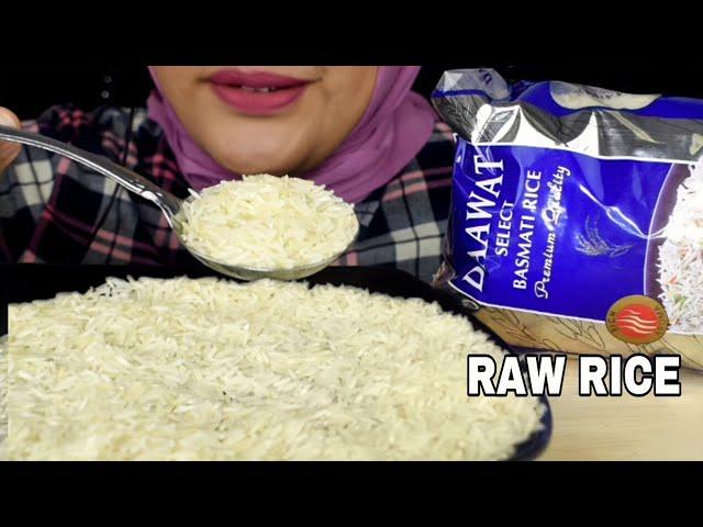 ASMR RAW RICE | RAW BASMATI RICE |MAKAN BERAS MENTAH DI KANTONG PLASTIK PAKE CENTONG |ASMR INDONESIA