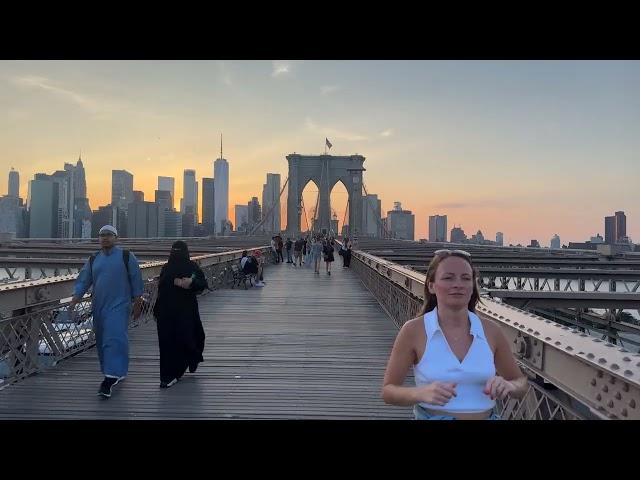 Walking over the Brooklyn Bridge into Manhattan 2024