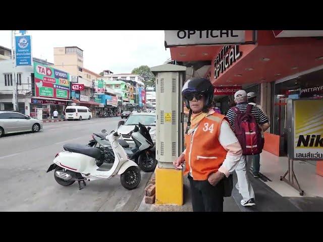 Pattaya Soi 6, Beach Road. Incredible walk. Thailand  December . Pattaya Through My Eyes