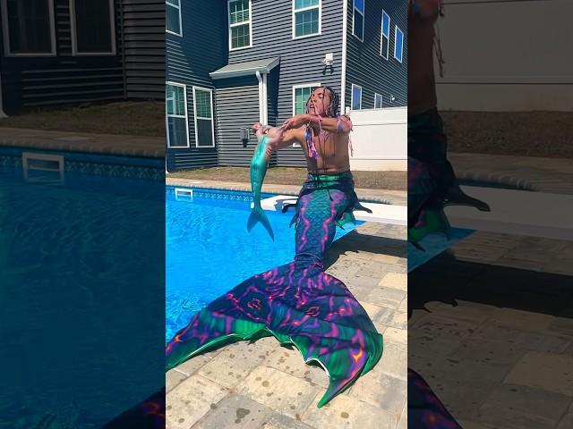 #BrizoAzariel the #Merbaby loves to go wheee  #merman