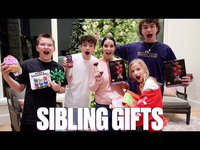 SIBLING GIFT EXCHANGE | BUYING SIBLING GIFTS AND OPENING GOOD GIFT VS BAD GIFT FROM SIBLINGS