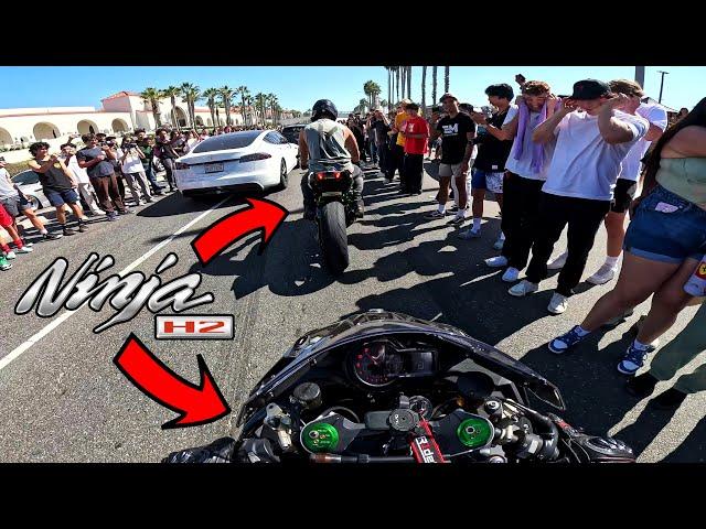 2 Ninja H2's Steals The Show Leaving Hypercar Event!