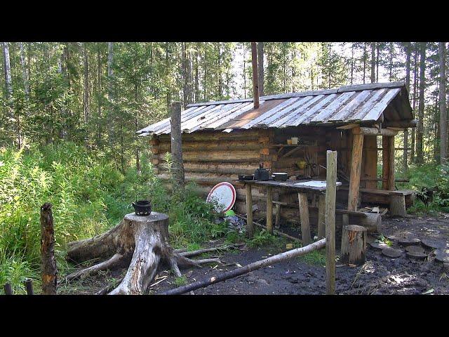 A hut on the Vishera River. Wintering for fishermen and hunters. The Northern Urals. Russia