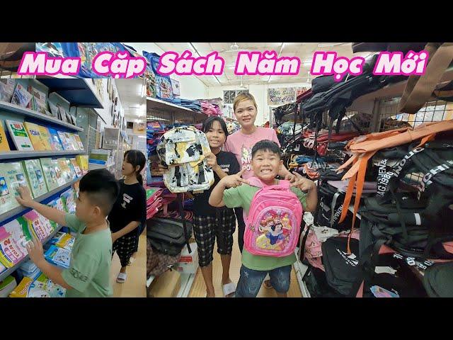 Mẹ Mua Cặp và Sách Cho Trang Và Vinh Chuẩn Bị Năm Học Mới [ Trang And Vinh ]