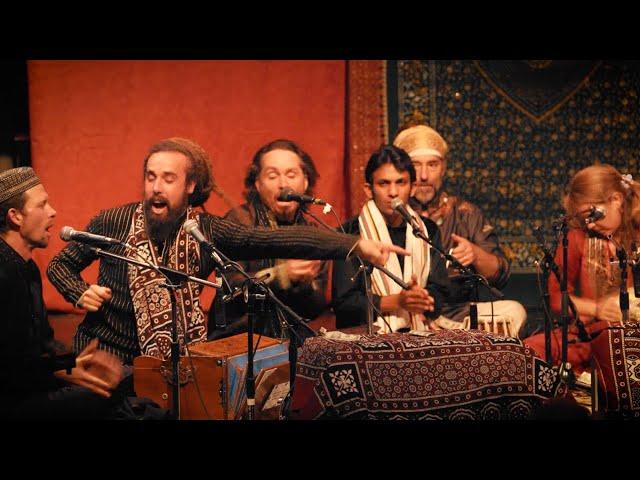 Akhian Udeek Diyan by Fanna-Fi-Allah Sufi Qawwali