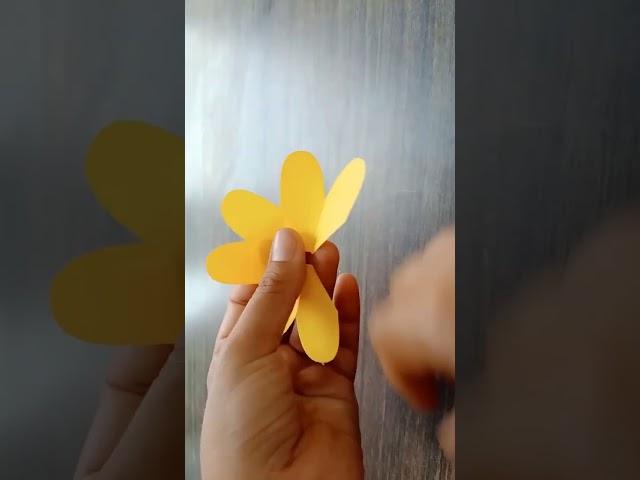 Easy Summer craft/Paper flowers/easy to make #youtubeshorts #papercraft #paperflowers