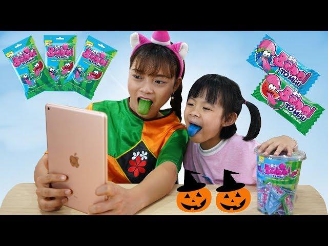 Playing making up game with bigbabol gummy candy in halloween holiday, funny  AnAn ToysReview TV 