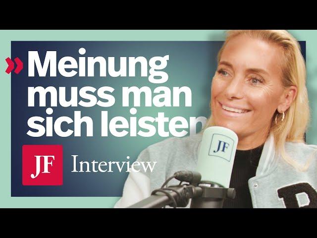 »Wir haben ein Problem mit der Meinungsfreiheit« | Schauspielerin Iris Aschenbrenner im Interview