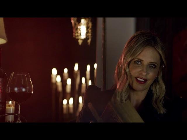 Sarah Michelle Gellar Reading for Apothic Wine