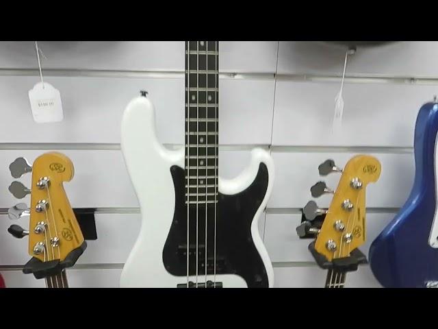 5 Star Music Ringwood: Bass sale!! (102 Maroondah Hwy)