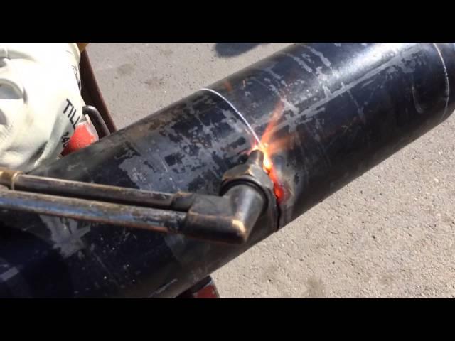 Pipe beveling with a cutting torch oxygen actelyne