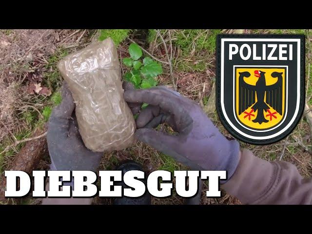 Diebesgut (+ Polizeibesuch ) mit dem Metalldetektor im Wald gefunden  ( Sondeln / Schatzsuche )