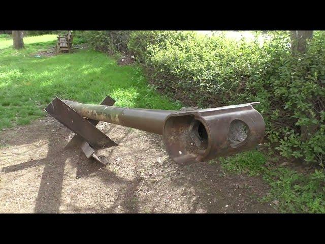 תותח נטוש סמוך לגבעת התחמושת, ירושלים.   An Abandoned Cannon near Ammunition Hill, Jerusalem.