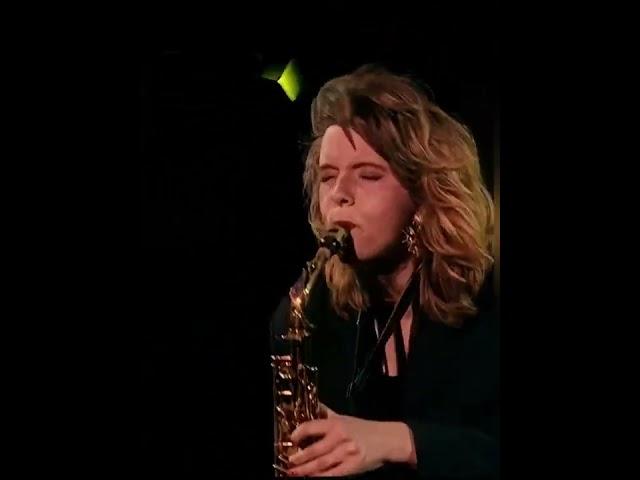 Shine On You Crazy Diamond - Candy Dulfer Sax Solo - Pink Floyd - Live at Knebworth (1990)