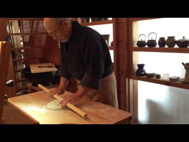 Rakuichi - soba master at work making the noodles from scratch