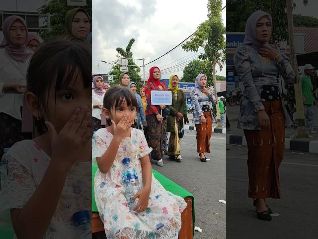 Gagal Fokus Adik Kecil Ternyata Di Belakangnya Tante Cantik Cantik