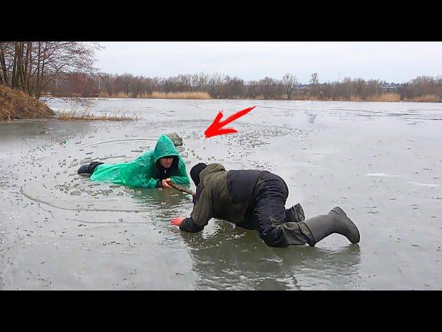 РЫБАК ПРОВАЛИЛСЯ под ЛЁД... СПАСЕНИЕ из ЛЕДЯНОЙ ЛОВУШКИ!!! ОПАСНЫЙ ПЕРВЫЙ ЛЁД