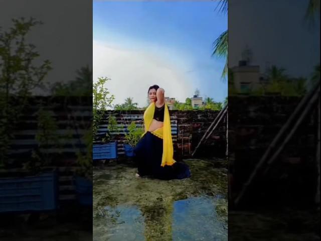 Pani#viralvideo # hot #dance #trending #popular #bong arohi paul #