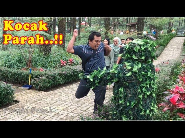 Think of a statue..!! Bushman prank naughty but funny