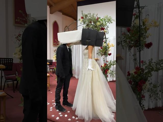 CAMERAMAN AND TV WOMAN GET MARRIED!!