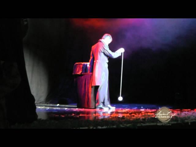 Luca Bono - Performance del giovane mago italiano per Masters of Magic 2012