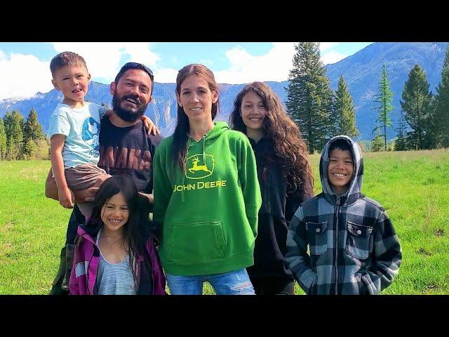 Family Gives Full Tour of Their 20 Acre Off Grid Property In North Idaho