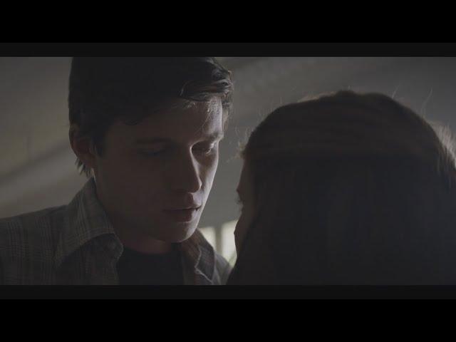 A Teacher 1x02 - Eric kisses Claire (Nick Robinson & Kate Mara)