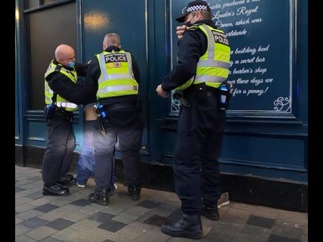 Man Misses Bus, Man Chases Bus, Man Attacks Bus, Man Is Arrested by BTP - Renfield Street, Glasgow