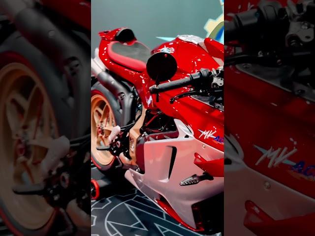 MV Agusta SUPERVELOCE 1000 SERIE ORO Dream bike? #mvagusta #dreambike #perfect #crazy #amazing