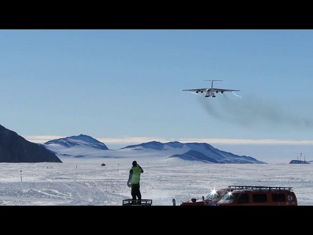 CRAZY Russian Ilyushin il-76 Landing ICE RUNWAY!!CAUTION - LOUD ENGINES!!