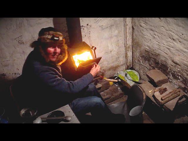 Britain's smallest bothy. Overnight at Grwyne Fawr