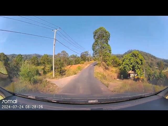 Suasana mengemudi yang menegangkan di Jalan Pura Kawitan Kayu Selem, Songan, Kintamani dari Utara