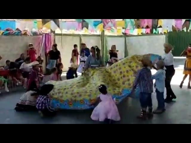 PROJETO FESTANÇA GENTE MIÚDA - APRESENTAÇÃO DANÇA MENINA BONITA DO LAÇO DE FITA - TIA GEUSA JD II D.