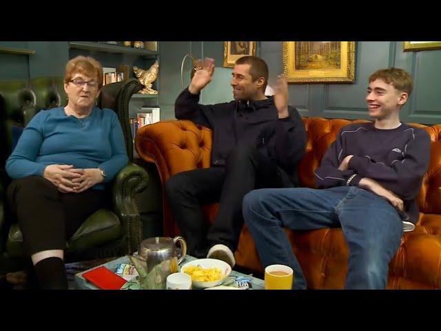 Liam Gallagher on Gogglebox FULL - (with Gene + Peggy) 2017