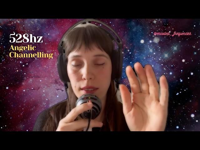 528hz Angelic Sound Frequency | Dissolve All Pain, Hurt & Become Light | 1hr Loop