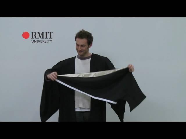 How to wear a Bachelor hood - RMIT University