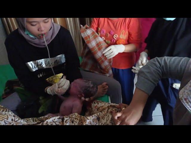 pengorbanan melahirkan baby 4 KG,, tanpa jahitan, thx Allah,, ini anak q yg nemani aq d penjara,,