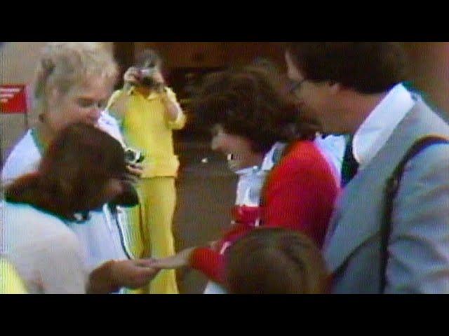 WFAA Vault: Texas man uses plane in sky for his marriage proposal (1979)