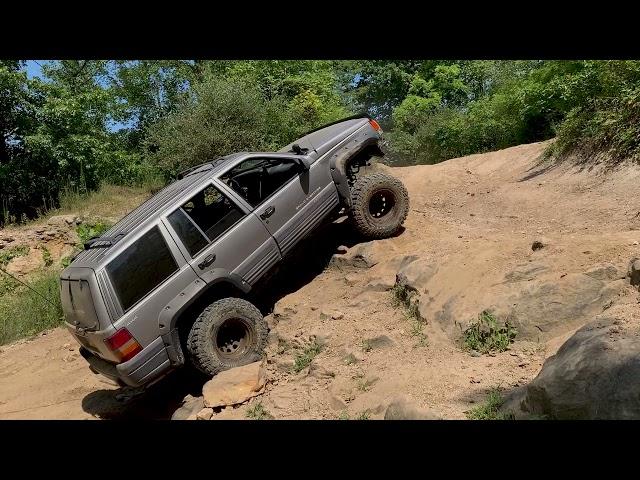 XJ VS ZJ AT Badlands off road park Part 1