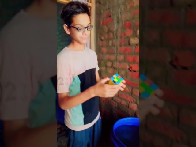 Raj Bhai Ko Diya underwater Rubik's Cube solve karne ke liye || #cube #shorts #underwater