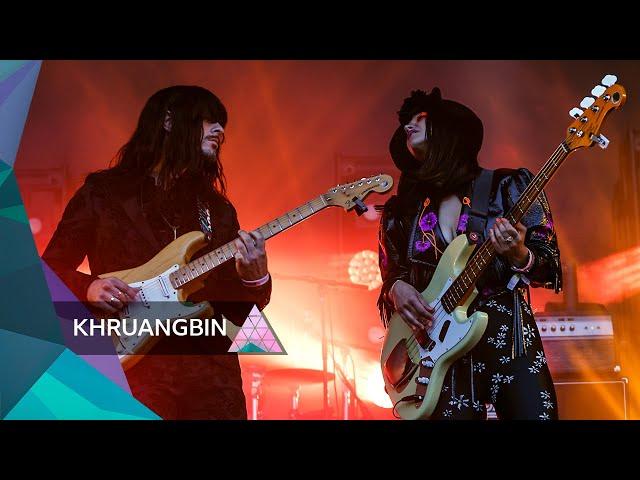 Khruangbin  - Texas Sun (feat. Leon Bridges) (Glastonbury 2022)