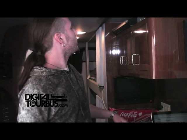 The Faceless / Michael Keene - BUS INVADERS Ep. 387