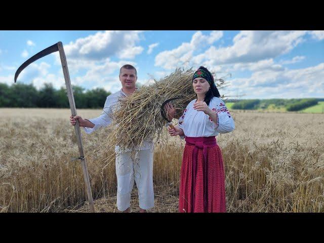 How People LIVE: Made Wheat Flour and Baked Bread. VILLAGE LIFE