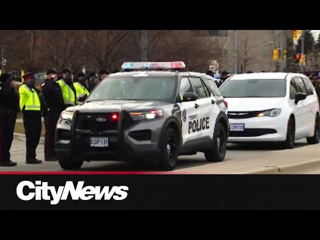 Toronto police officer suddenly passes away on the job