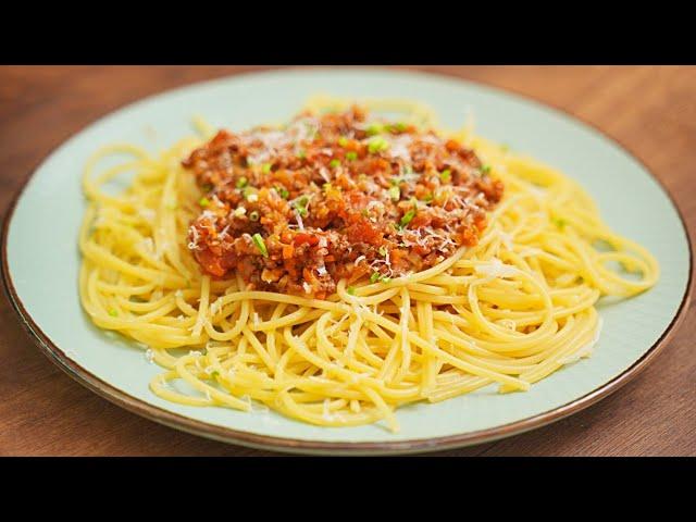 Delicious as in a restaurant! Spaghetti Bolognese - Italian recipe / Spaghetti Bolognese